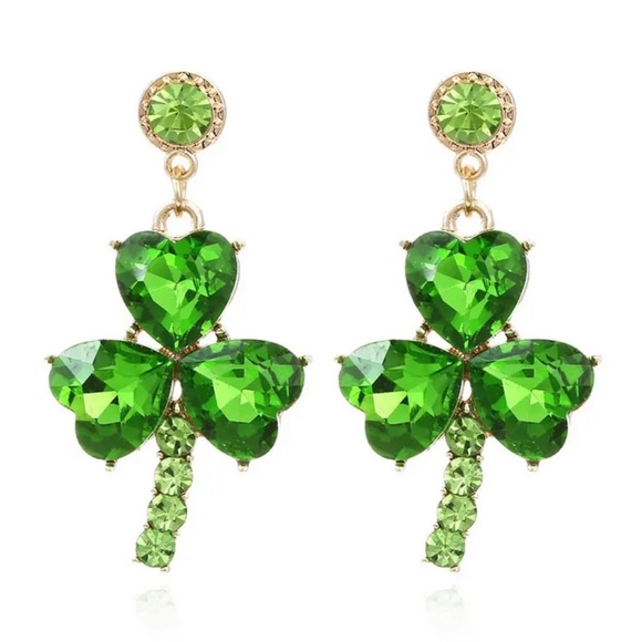 NEW Claire's St Patrick's Day 4 Leaf Clover Shamrock Post Back Pierced Earrings - Picture 2 of 4